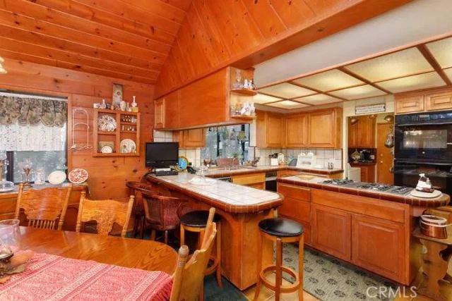 723 Bergschrund, Crestline, CA 92325