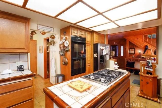 723 Bergschrund, Crestline, CA 92325