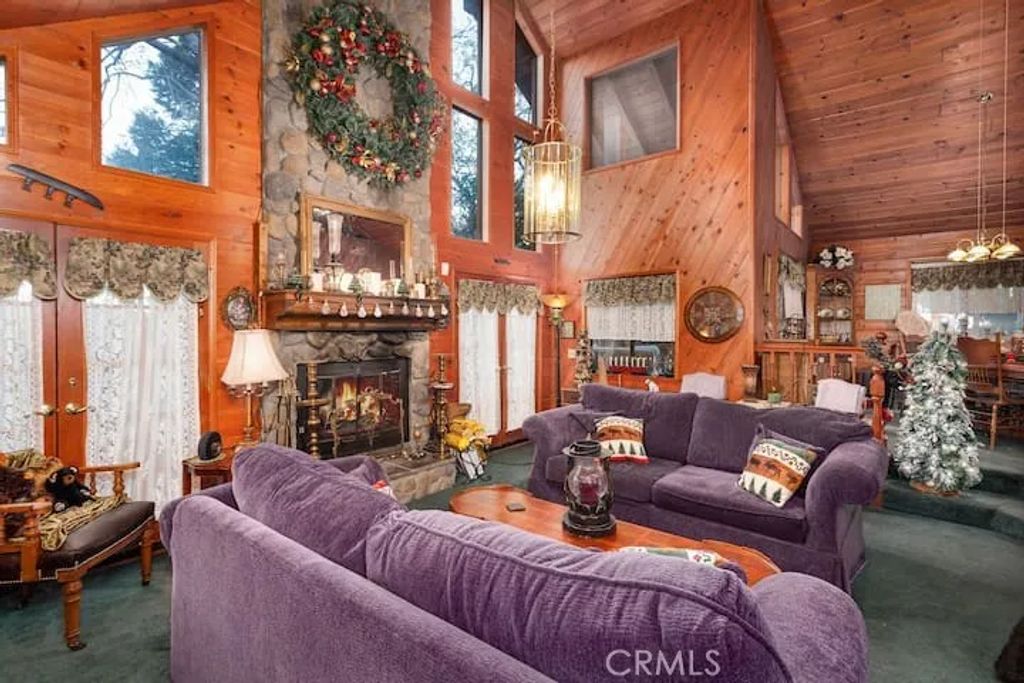 723 Bergschrund, Crestline, CA 92325