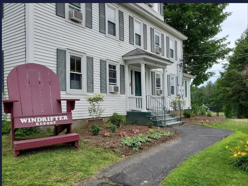 337 S Main St Unit V05, Wolfeboro, NH 03894