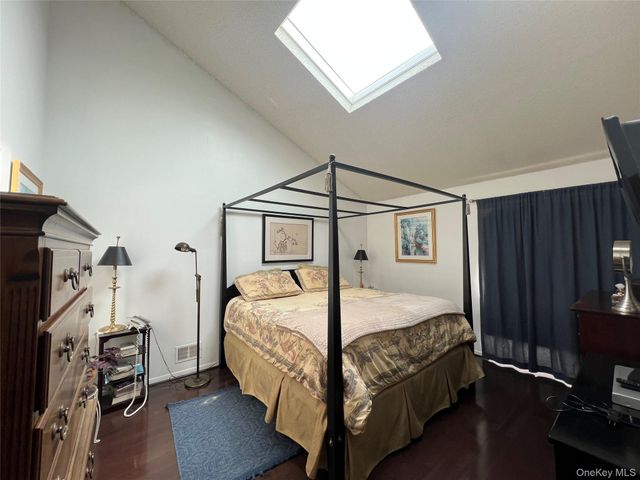 40 Chester Lane, Nanuet, NY 10954