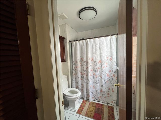 40 Chester Lane, Nanuet, NY 10954