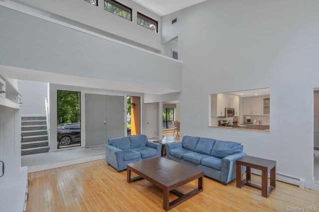 318 Sheep Pasture Road, East Setauket, NY 11733