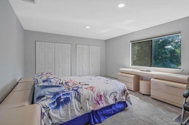 318 Sheep Pasture Road, East Setauket, NY 11733