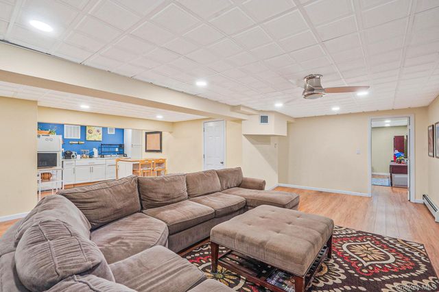 318 Sheep Pasture Road, East Setauket, NY 11733