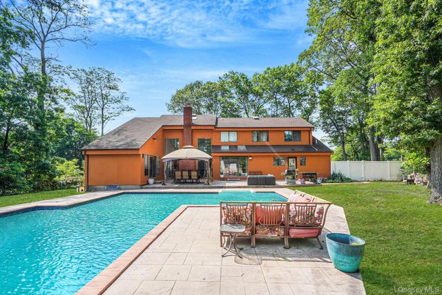 318 Sheep Pasture Road, East Setauket, NY 11733