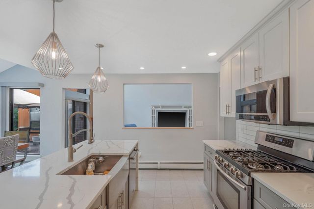 318 Sheep Pasture Road, East Setauket, NY 11733