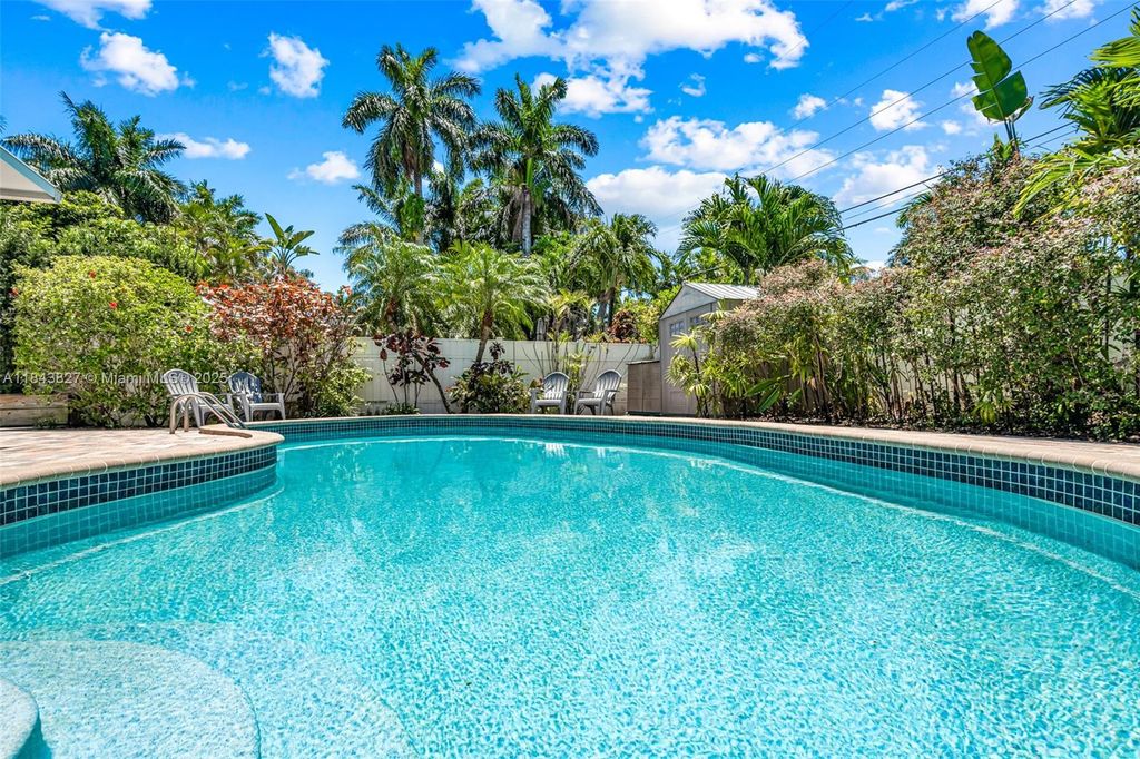 922 N 13th Ter, Hollywood, FL 33019