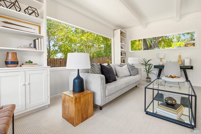 26 College Ct, Larkspur, CA 94939