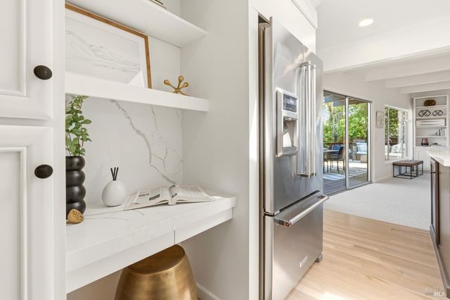 26 College Ct, Larkspur, CA 94939