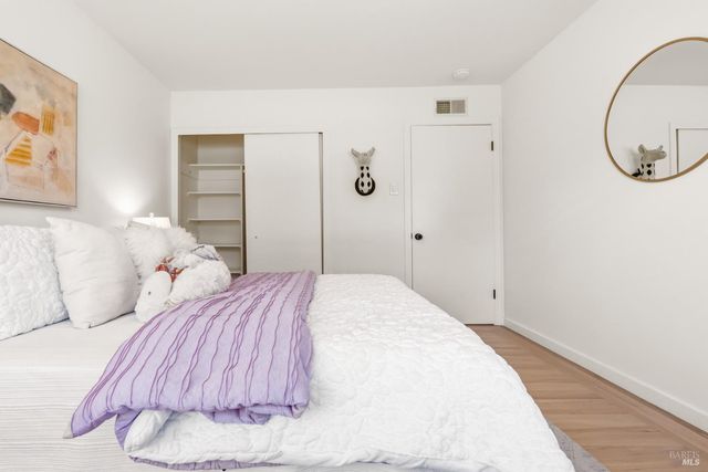 26 College Ct, Larkspur, CA 94939