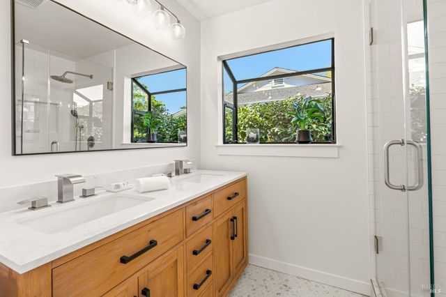 26 College Ct, Larkspur, CA 94939