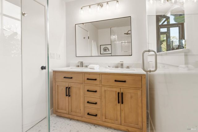 26 College Ct, Larkspur, CA 94939