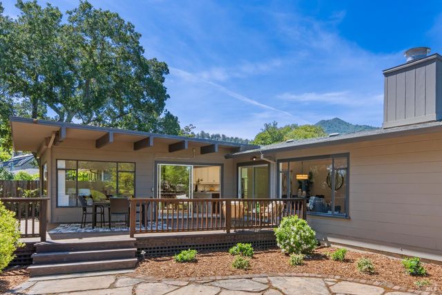 26 College Ct, Larkspur, CA 94939