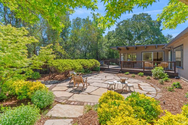 26 College Ct, Larkspur, CA 94939