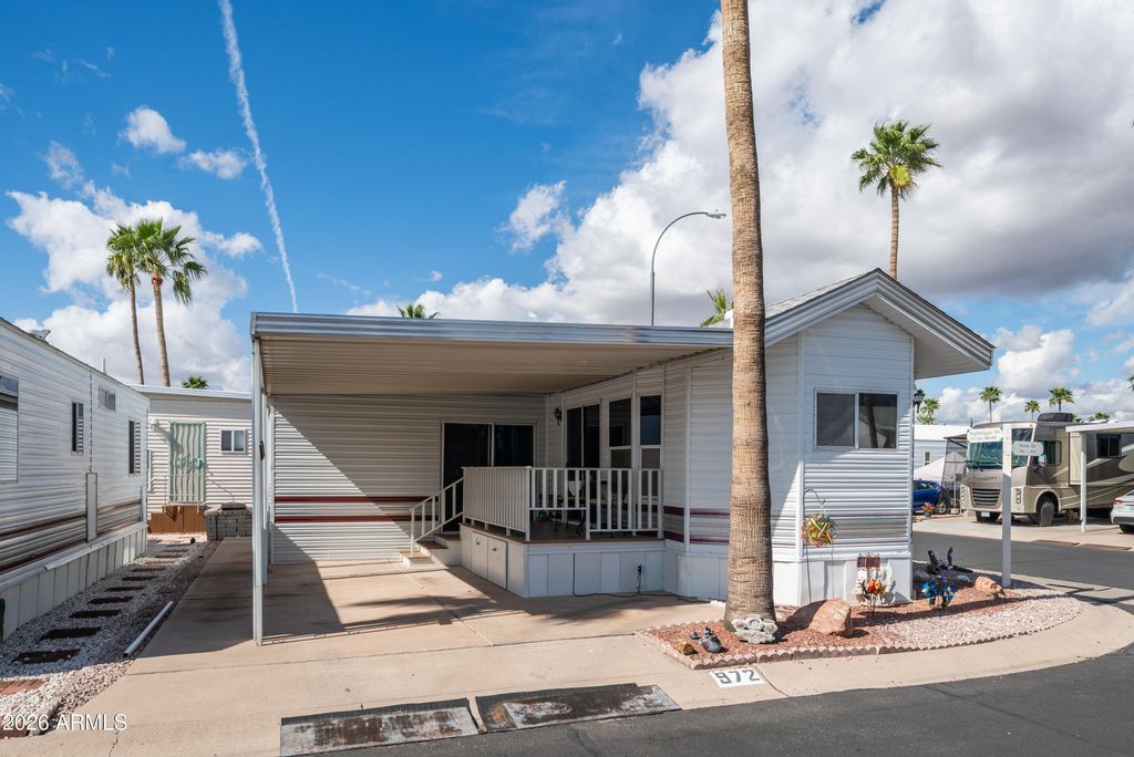 Image 1 of property listing at 972 OXIDE Drive 972, Apache Junction, AZ 85119