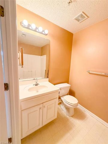 3694 Cotswold Avenue 1A, Greensboro, NC 27410