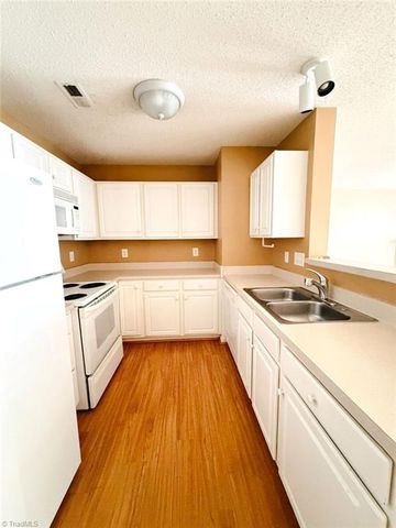 3694 Cotswold Avenue 1A, Greensboro, NC 27410