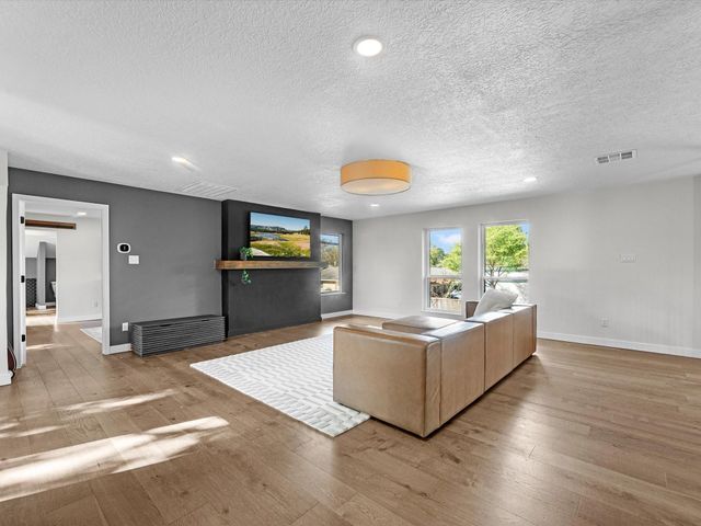 5041 Nina Lee Lane, Houston, TX 77092