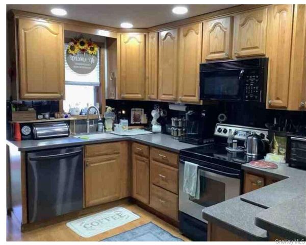 266 Scheller Park Road, Coxsackie, NY 12124