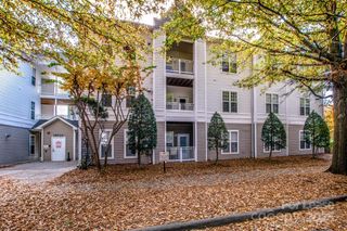 18710 Oakhurst Boulevard 2H, Cornelius, NC 28031