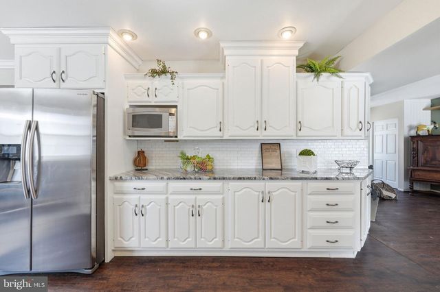 102 GLOUCESTER CT, Downingtown, PA 19335