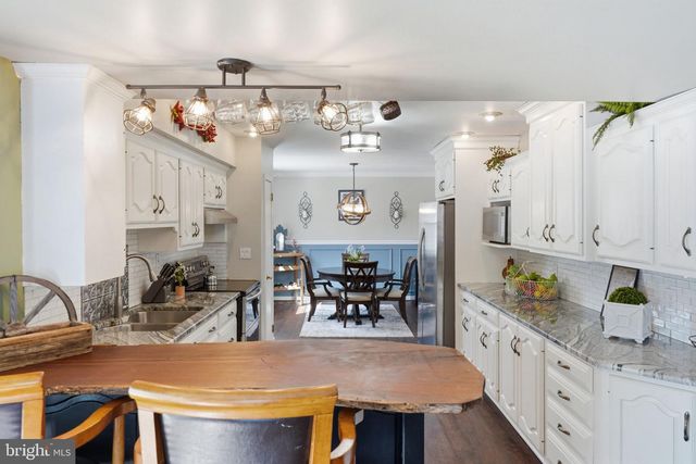 102 GLOUCESTER CT, Downingtown, PA 19335