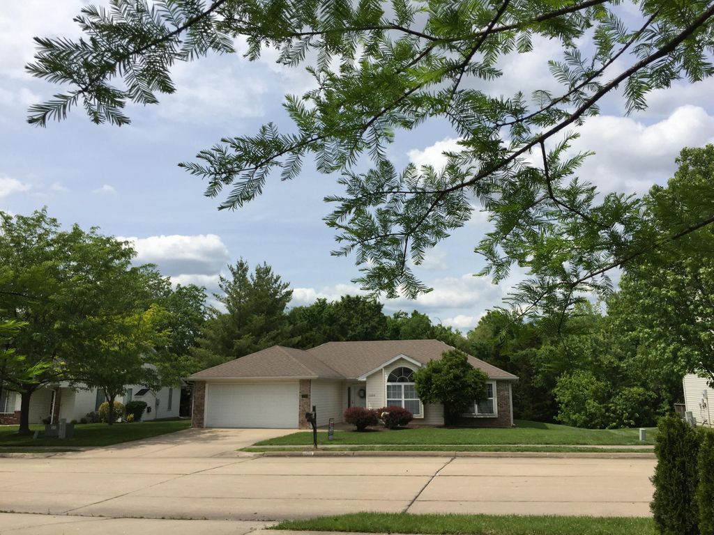2209 MARICOPA DR, Columbia, MO 65201