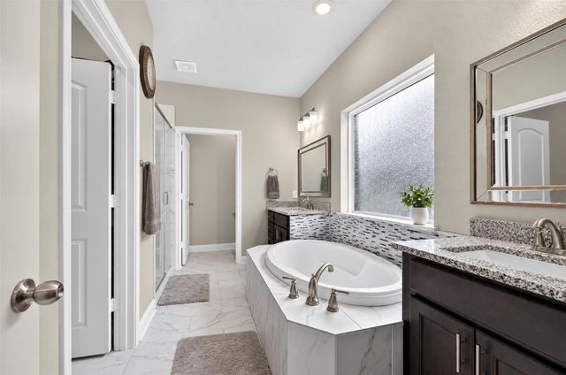216 Racetrack Lane, Montgomery, TX 77356