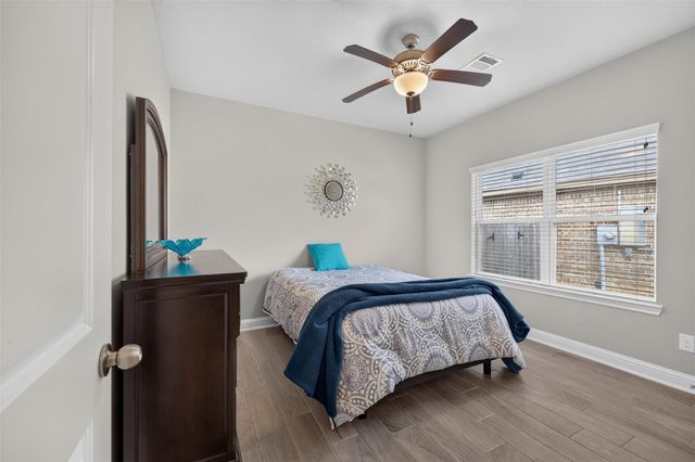 216 Racetrack Lane, Montgomery, TX 77356