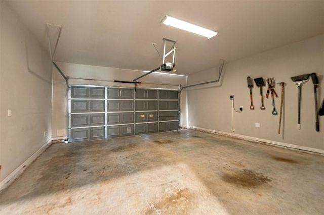 216 Racetrack Lane, Montgomery, TX 77356