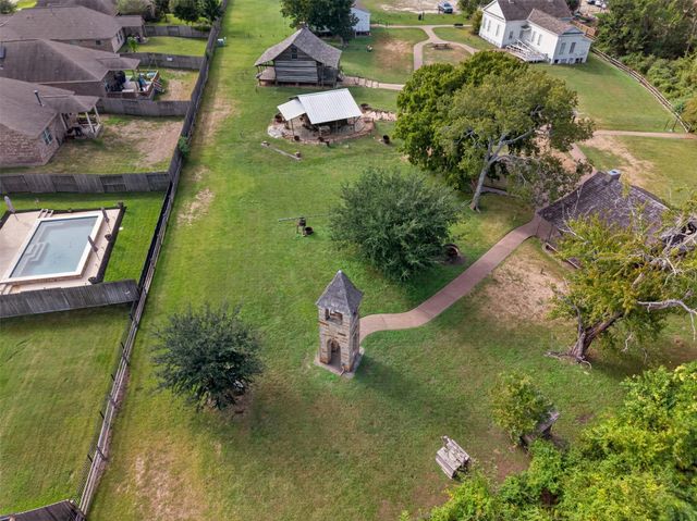 216 Racetrack Lane, Montgomery, TX 77356