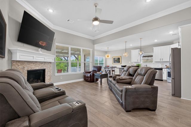 216 Racetrack Lane, Montgomery, TX 77356