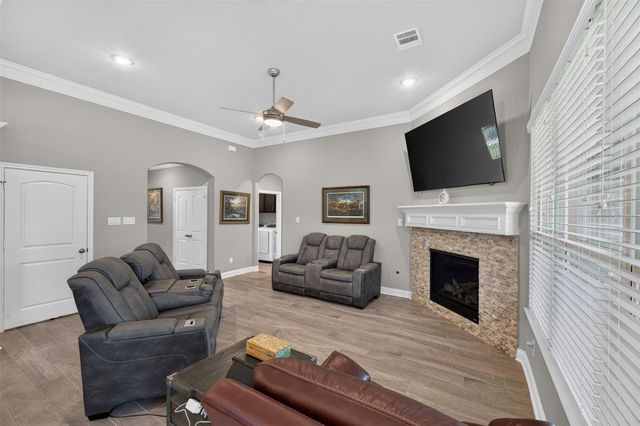 216 Racetrack Lane, Montgomery, TX 77356
