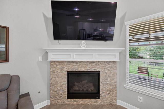 216 Racetrack Lane, Montgomery, TX 77356