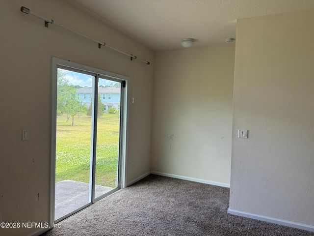 878 CAPITOL Parkway, Jacksonville, FL 32218