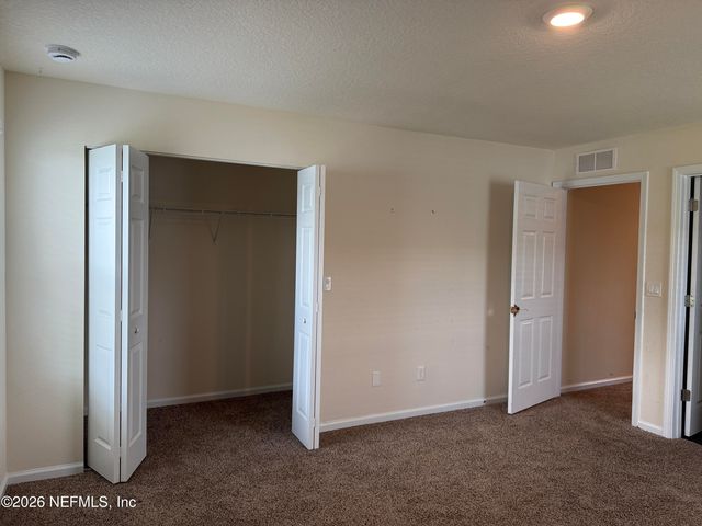 878 CAPITOL Parkway, Jacksonville, FL 32218