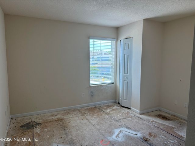 878 CAPITOL Parkway, Jacksonville, FL 32218