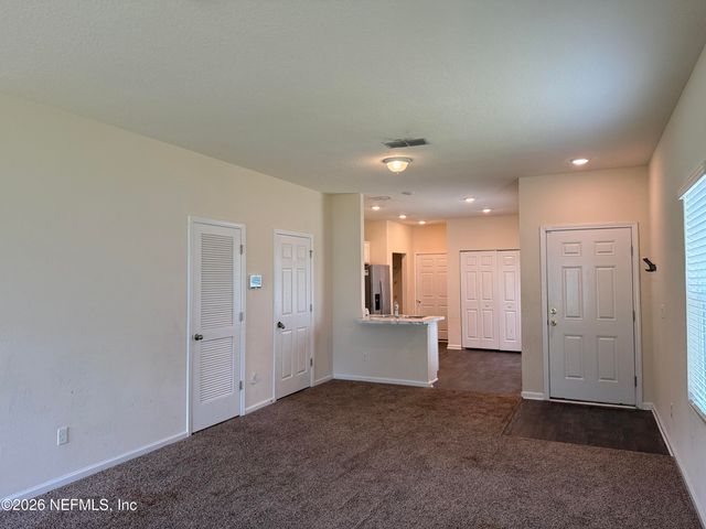 878 CAPITOL Parkway, Jacksonville, FL 32218