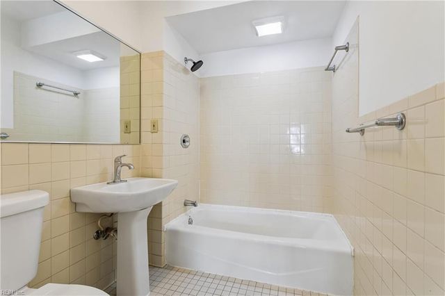 20 Magnolia PL, Hampton, VA 23669