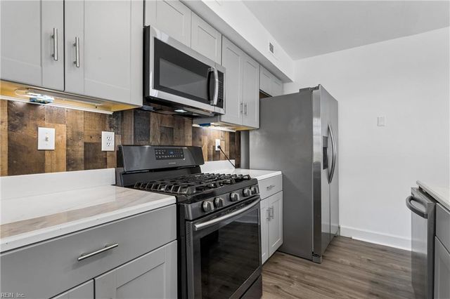 20 Magnolia PL, Hampton, VA 23669