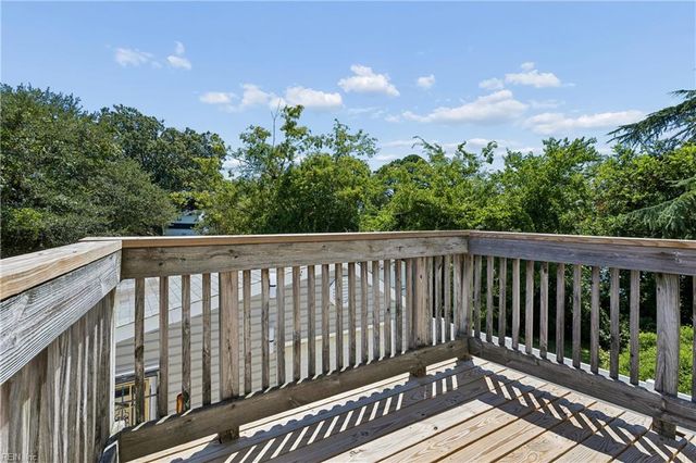 20 Magnolia PL, Hampton, VA 23669
