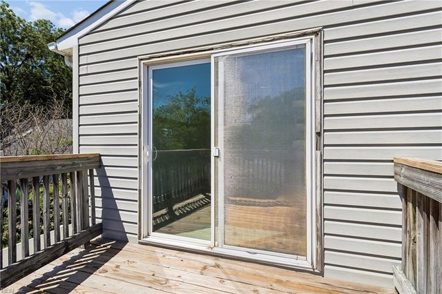 20 Magnolia PL, Hampton, VA 23669