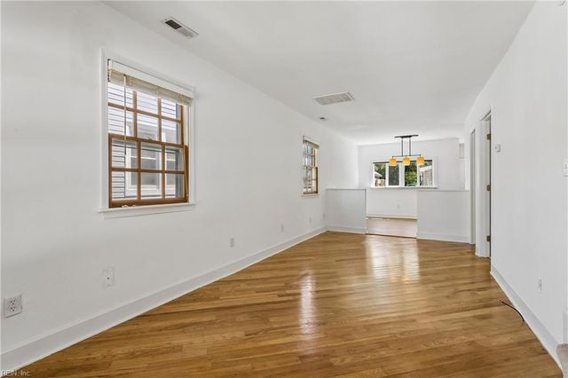 20 Magnolia PL, Hampton, VA 23669