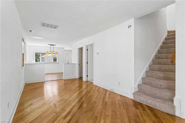 20 Magnolia PL, Hampton, VA 23669