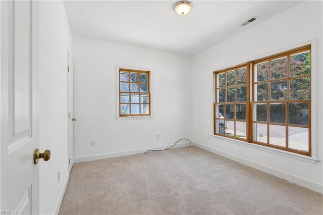 20 Magnolia PL, Hampton, VA 23669