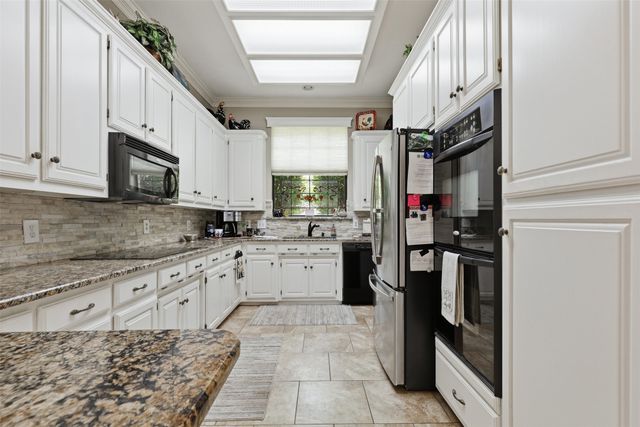 5210 Wedgefield Road, Granbury, TX 76049
