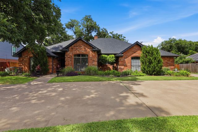 5210 Wedgefield Road, Granbury, TX 76049