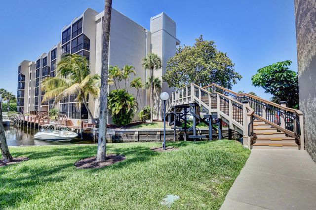 3 Royal Palm Way #102, Boca Raton, FL 33432