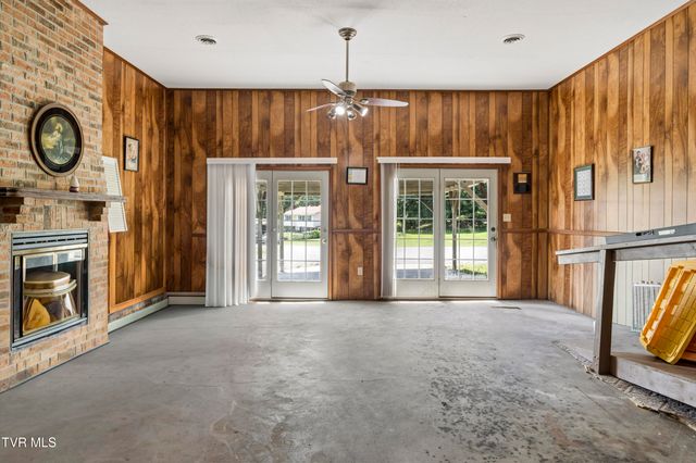 234 Eastwood Drive, Bluff City, TN 37618